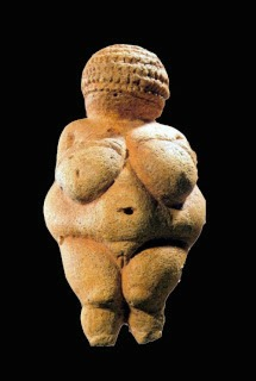 Facebook blocked Delacroix's painting for bare breasts Facebook blocked Delacroix's painting for bare breasts