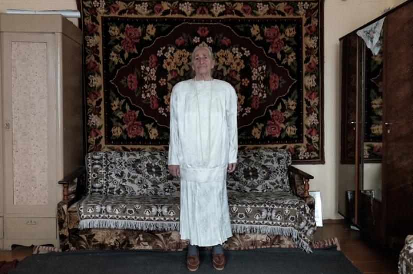 Faith and fashion: stylish outfits of a 91-year-old grandmother from Belarus