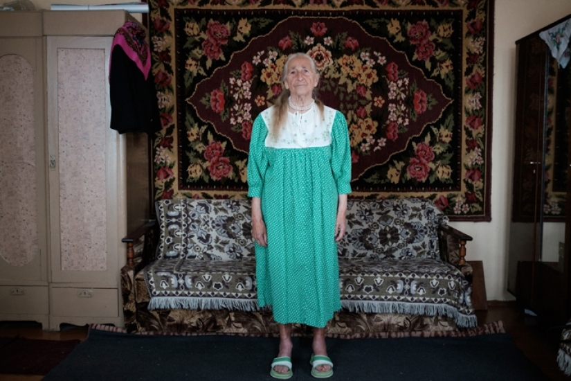 Faith and fashion: stylish outfits of a 91-year-old grandmother from Belarus