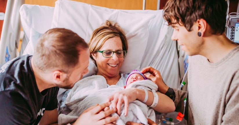 Family breakdown: A 61-year-old American woman carried and gave birth to a child for her gay son and his boyfriend