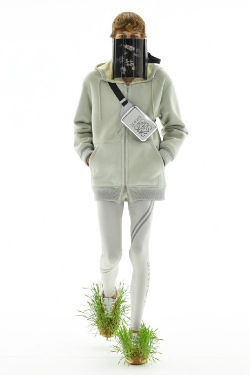 Fashion brand Loewe presented clothes covered with moss and grass Fashion brand Loewe presented clothes covered with moss and grass