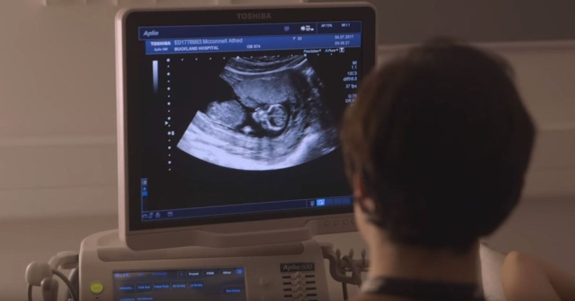 Father and mother in one bottle: a transgender man from England became pregnant and gave birth to a healthy boy