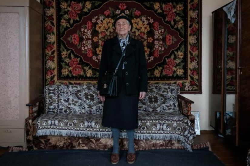 Fe y moda: atuendos elegantes de una abuela de 91 años de Bielorrusia