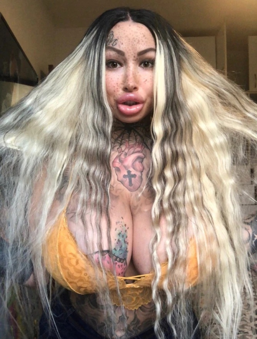 Fetish model almost died during plastic surgery on her vagina