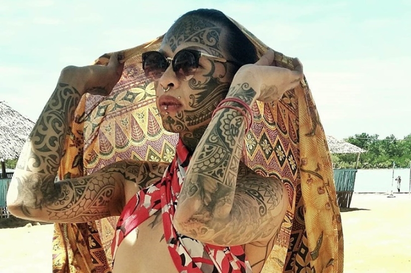 Filipina with "demonic" tattoos was attacked by an exorcist