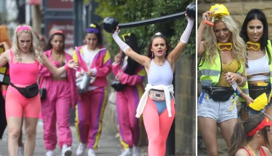 Final borracho: cómo los estudiantes de Leeds celebraron su graduación de la uni Final borracho: cómo los estudiantes de Leeds celebraron su graduación de la uni