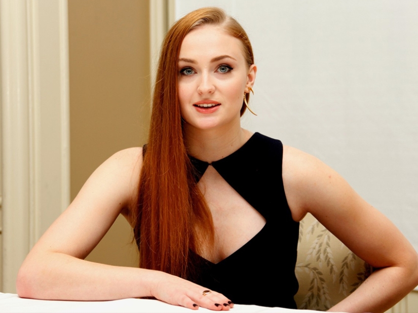 Fire beauties! Red-haired actresses and models