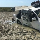 Fishermen spent five days on the roof of a car, fleeing from crocodiles