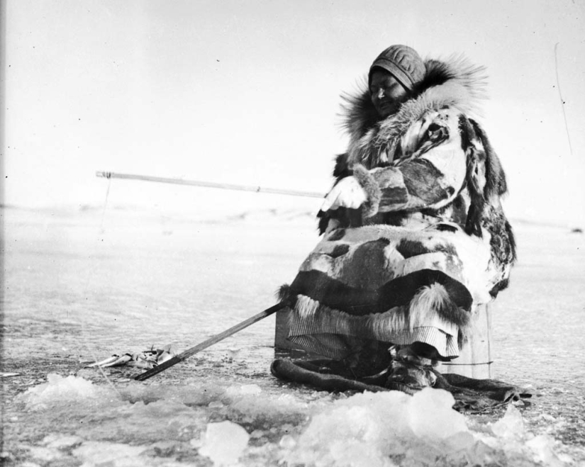 Fisherwomen in old photos