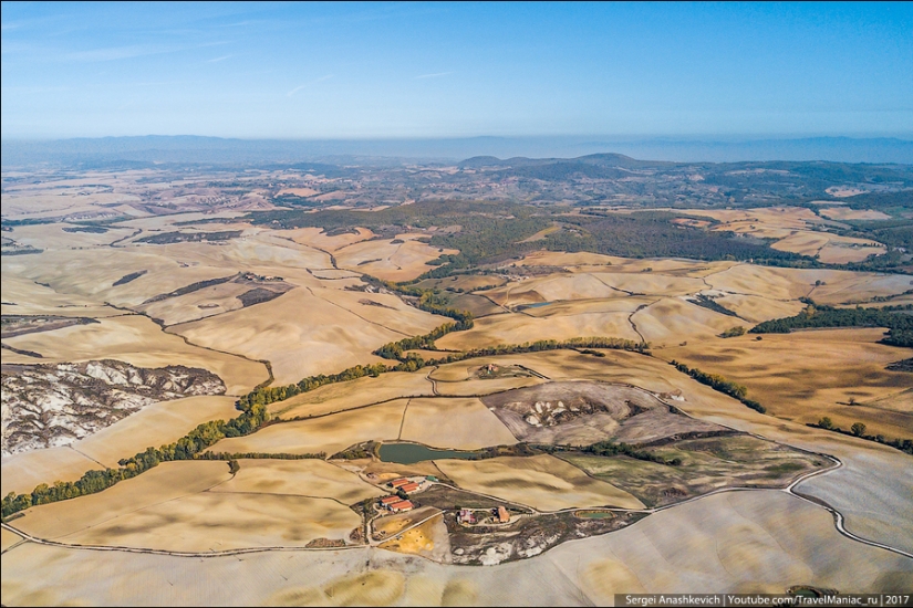Flying over the nests of Tuscany: how to remove private property from a copter