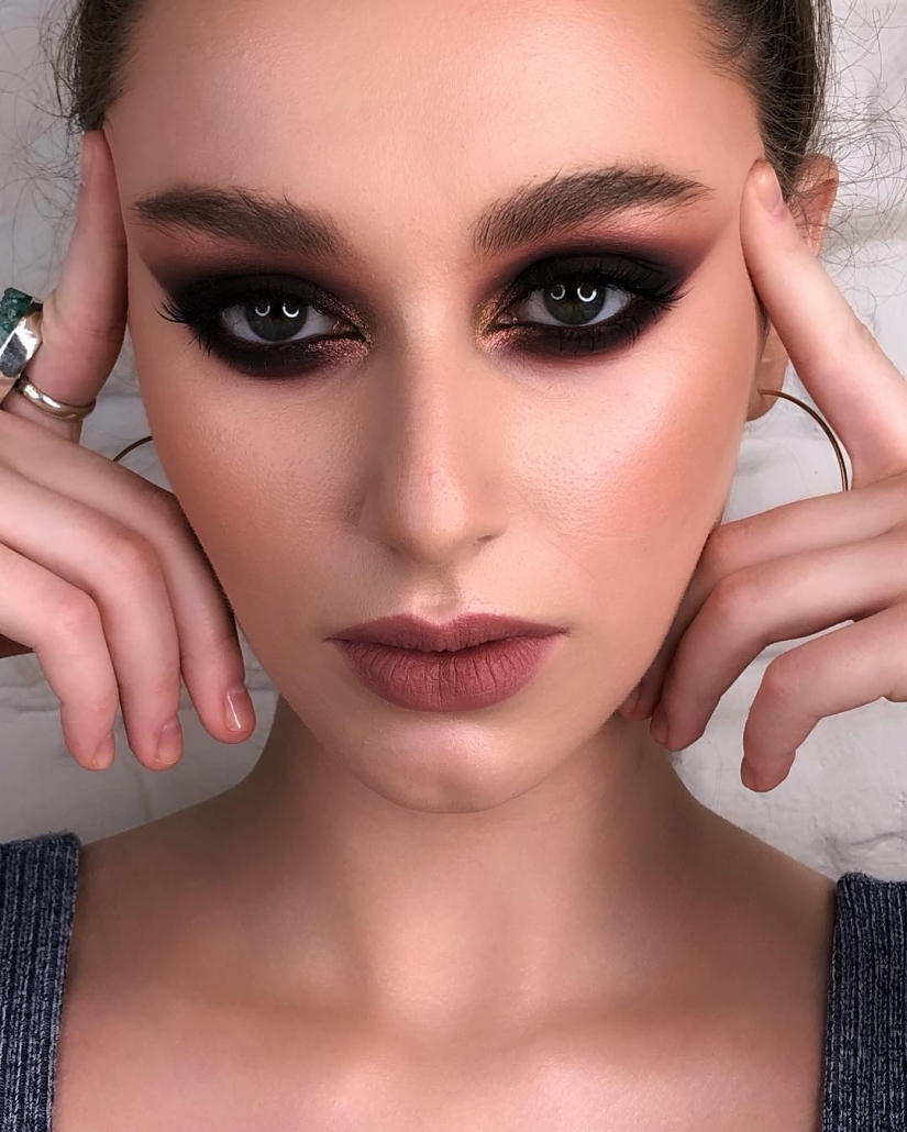 "For Hollywood!": a Vdvshnik from Moscow left the troops and became a stylist for Paris Hilton "For Hollywood!": a Vdvshnik from Moscow left the troops and became a stylist for Paris Hilton