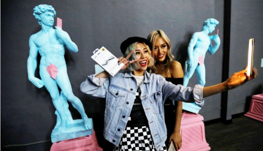 Former Comedy Club resident opened a selfie museum in the USA