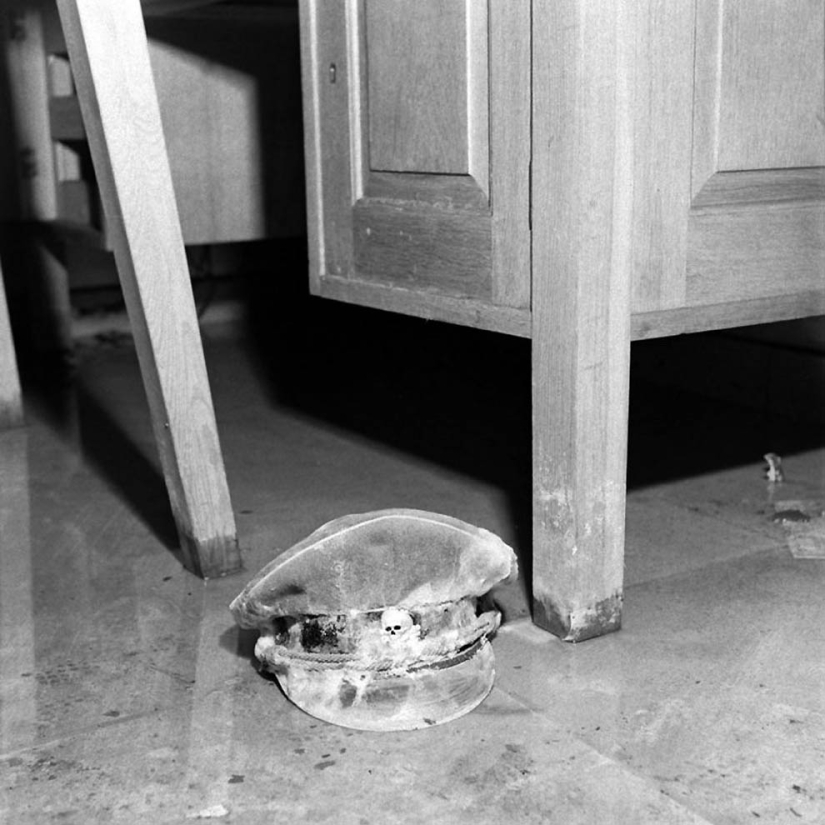 Fotos desconocidas del búnker de Hitler tomadas en abril de 1945 Fotos desconocidas del búnker de Hitler tomadas en abril de 1945