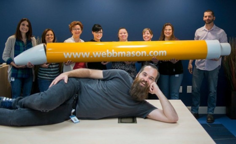 Fotos ridículas y divertidas de fiestas corporativas de Año Nuevo