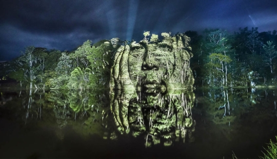 French artist paints with light in the Amazon jungle