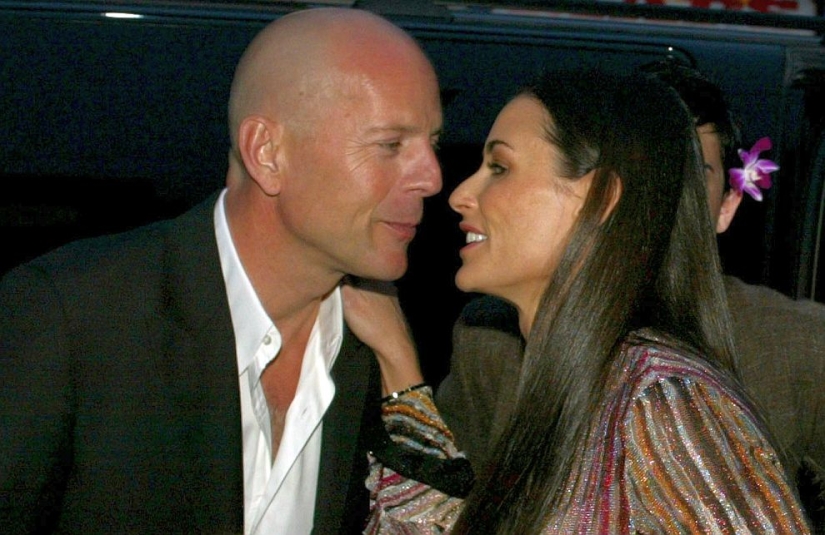 Friendship with exes is a new trend in Hollywood. Who of the celebrities communicates with their "ex"?