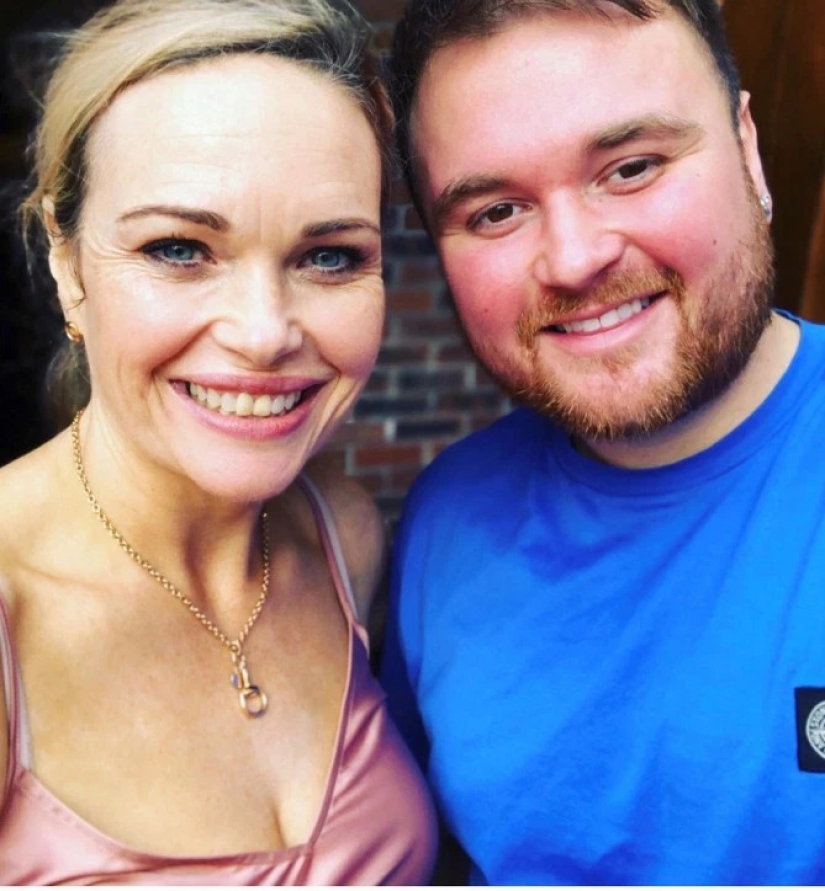 From a bear to a tigress: a woman receives compliments from her son's friends after she lost 64 kg