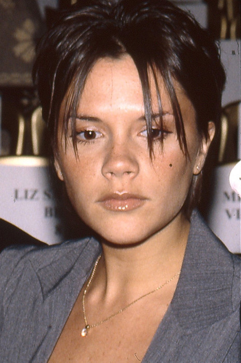 From a simpleton to a style icon: the fashionable evolution of the magnificent Victoria Beckham From a simpleton to a style icon: the fashionable evolution of the magnificent Victoria Beckham