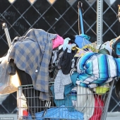 "From princes in the mud": the ex-wife of a Hollywood star, a beautiful model became a homeless woman