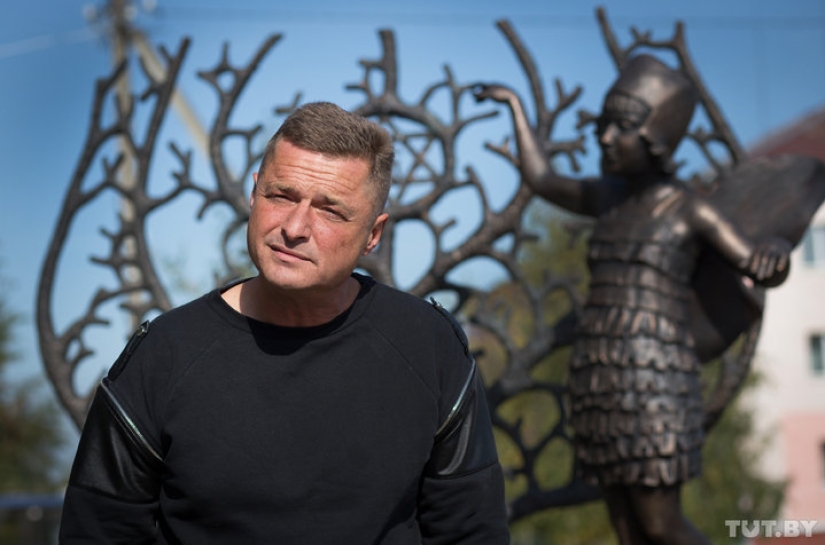 From the house where Vysotsky lived, the Belarusian businessman made a strange museum "as a gift to all people" From the house where Vysotsky lived, the Belarusian businessman made a strange museum "as a gift to all people"