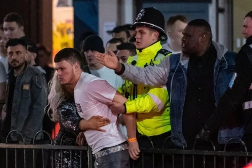 Fuegos artificiales de Año Nuevo: el brillante final de un atracón festivo en el Reino Unido