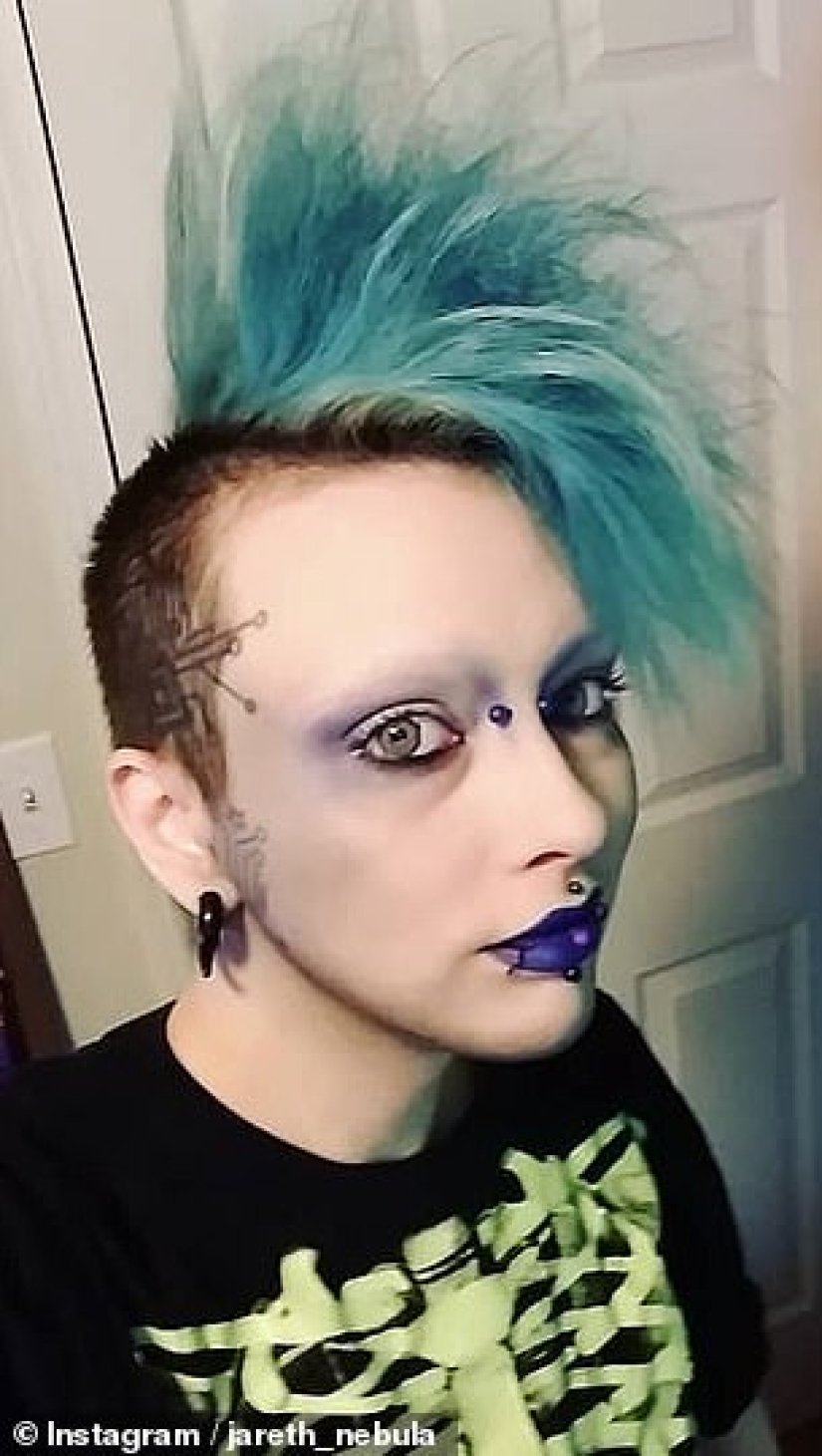 Fuera de este mundo: un ex hombre transgénero se convirtió en un extraterrestre