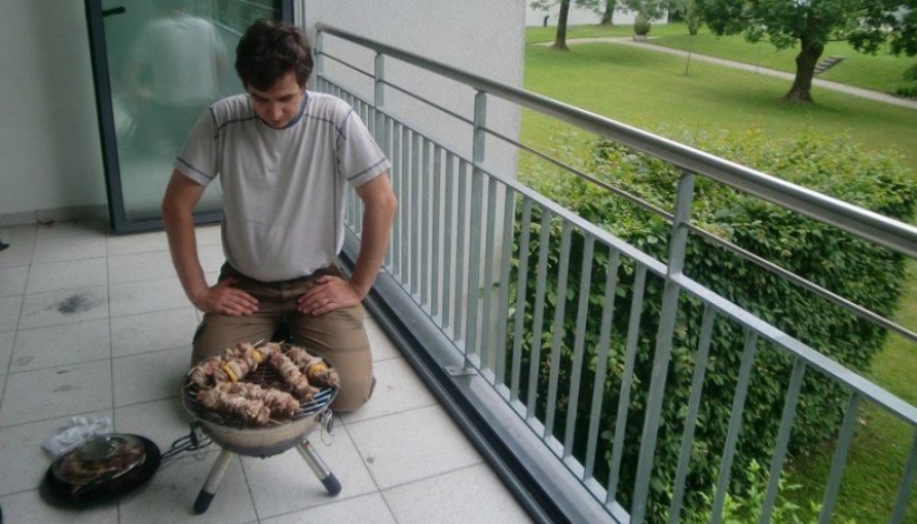 Fumar y cocinar kebabs en los balcones han sido prohibidos en Rusia Fumar y cocinar kebabs en los balcones han sido prohibidos en Rusia