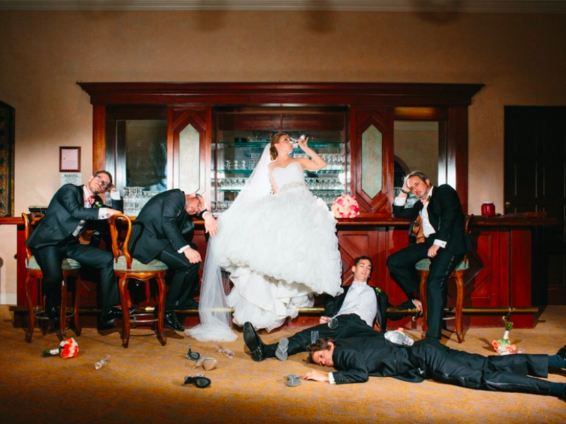 Funny wedding pictures with the participation of the groom's friends