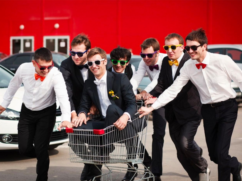 Funny wedding pictures with the participation of the groom's friends