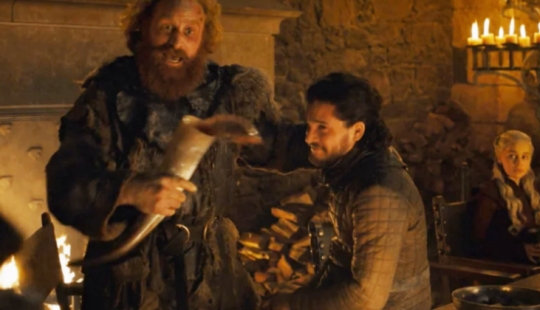 "Game of Thrones" Bloopers: Starbucks coffee, time jumps and married castrati "Game of Thrones" Bloopers: Starbucks coffee, time jumps and married castrati