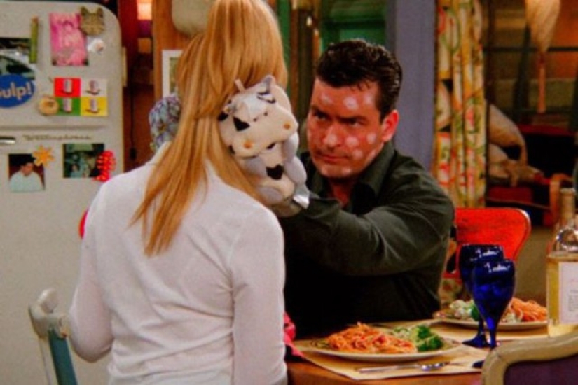 Gary Oldman, Julia Roberts y otras 28 celebridades que no recordamos de la serie de televisión "Friends", y están allí