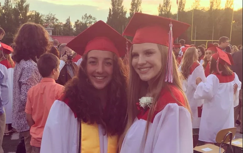 "Get on her back and lift your finger": how to check if teenage children are lying to you "Get on her back and lift your finger": how to check if teenage children are lying to you