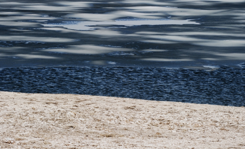 Geysers, bison and other Yellowstone attractions Geysers, bison and other Yellowstone attractions