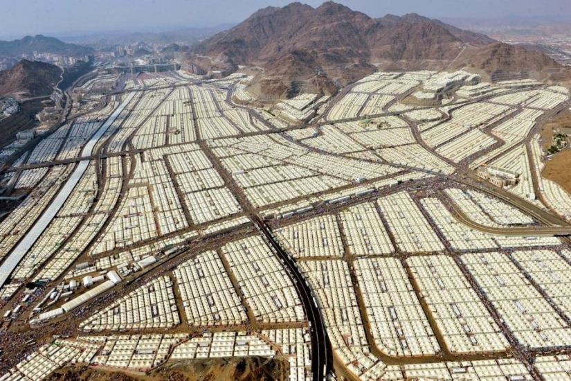 Gigantomanía al estilo saudí: se destruyen santuarios en La Meca para construir hoteles monstruosos