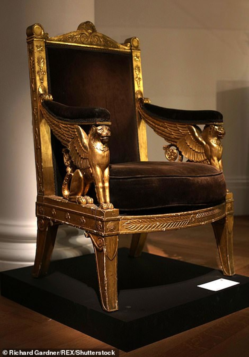 Golden Ferraris, violin and even Napoleon's throne: the main lots of Sotheby's "Midas Touch" auction
