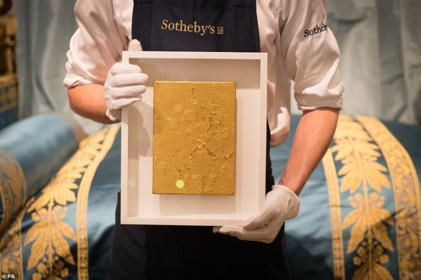 Golden Ferraris, violin and even Napoleon's throne: the main lots of Sotheby's "Midas Touch" auction