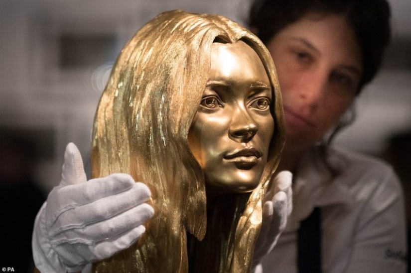 Golden Ferraris, violin and even Napoleon's throne: the main lots of Sotheby's "Midas Touch" auction