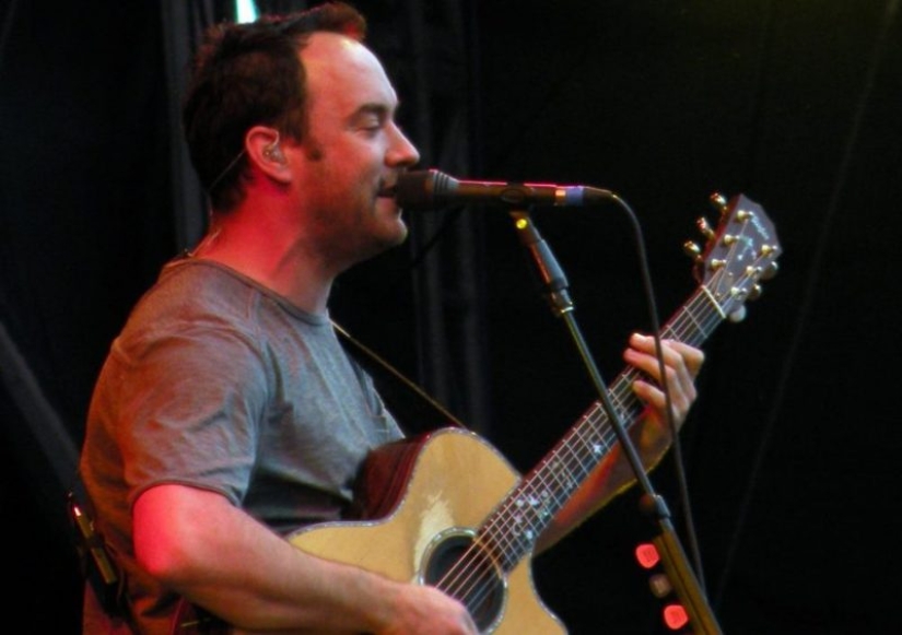 Golden Strings: The 10 richest Guitarists of 2019