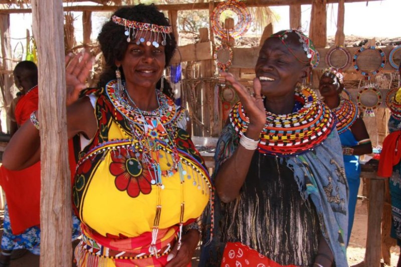 Golpeada por el sol: una modelo rubia de Alemania se ha vuelto de piel oscura y quiere mudarse a África