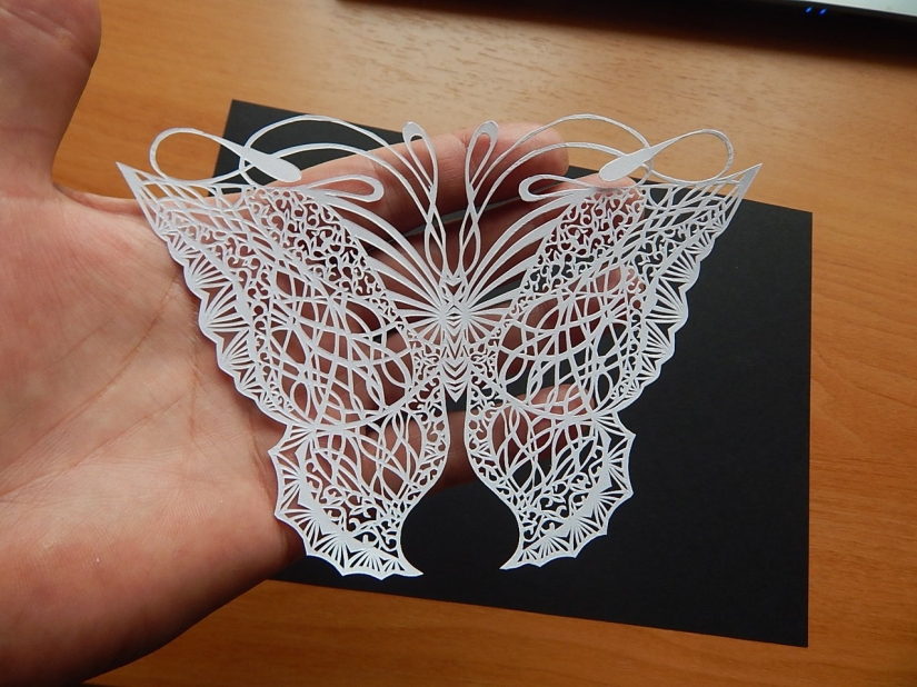 Grandfather from Pskov makes incredible paintings out of paper