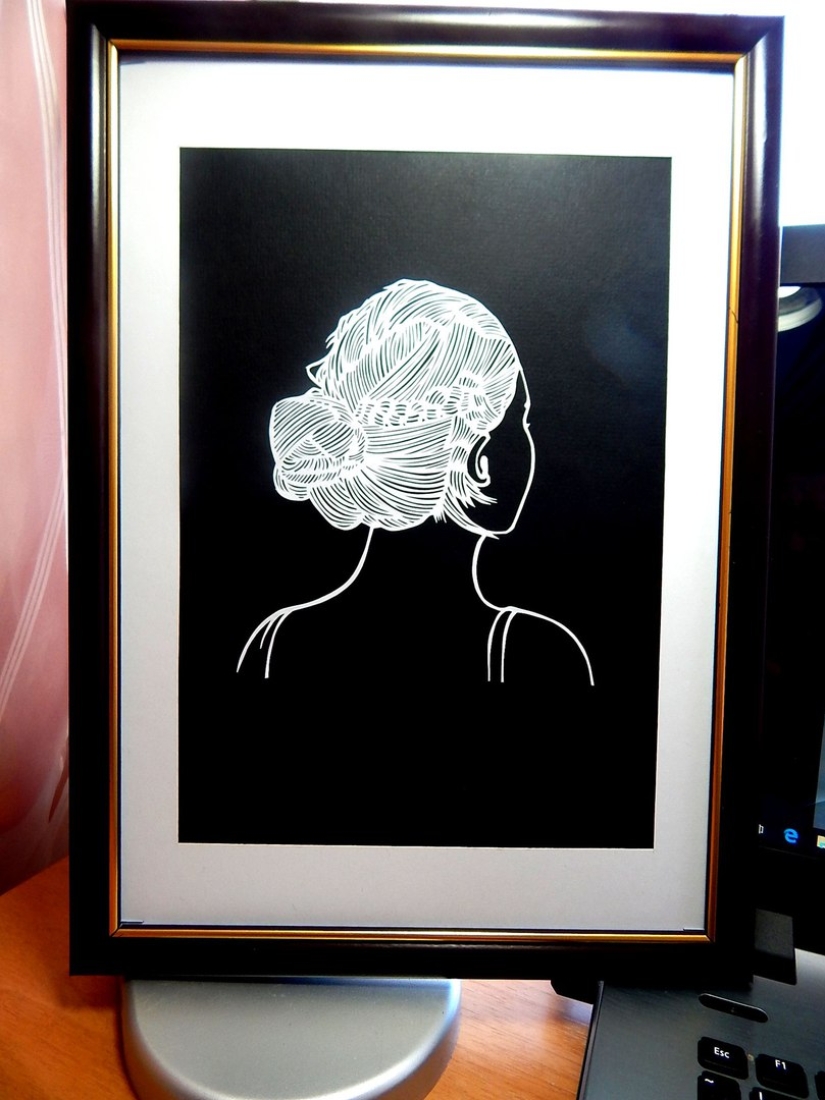 Grandfather from Pskov makes incredible paintings out of paper