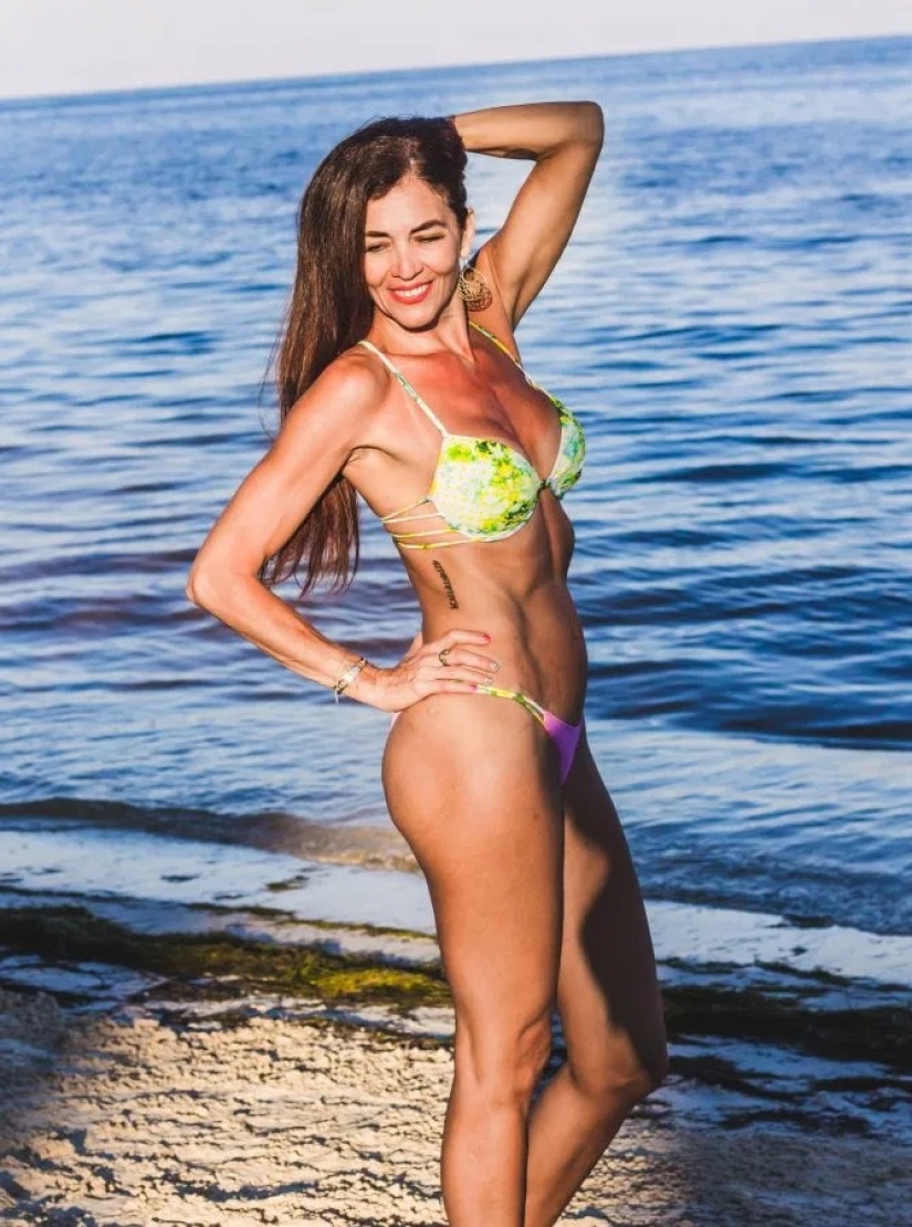 Granny with peppercorn: slender American woman is mistaken for her daughter's sister Granny with peppercorn: slender American woman is mistaken for her daughter's sister