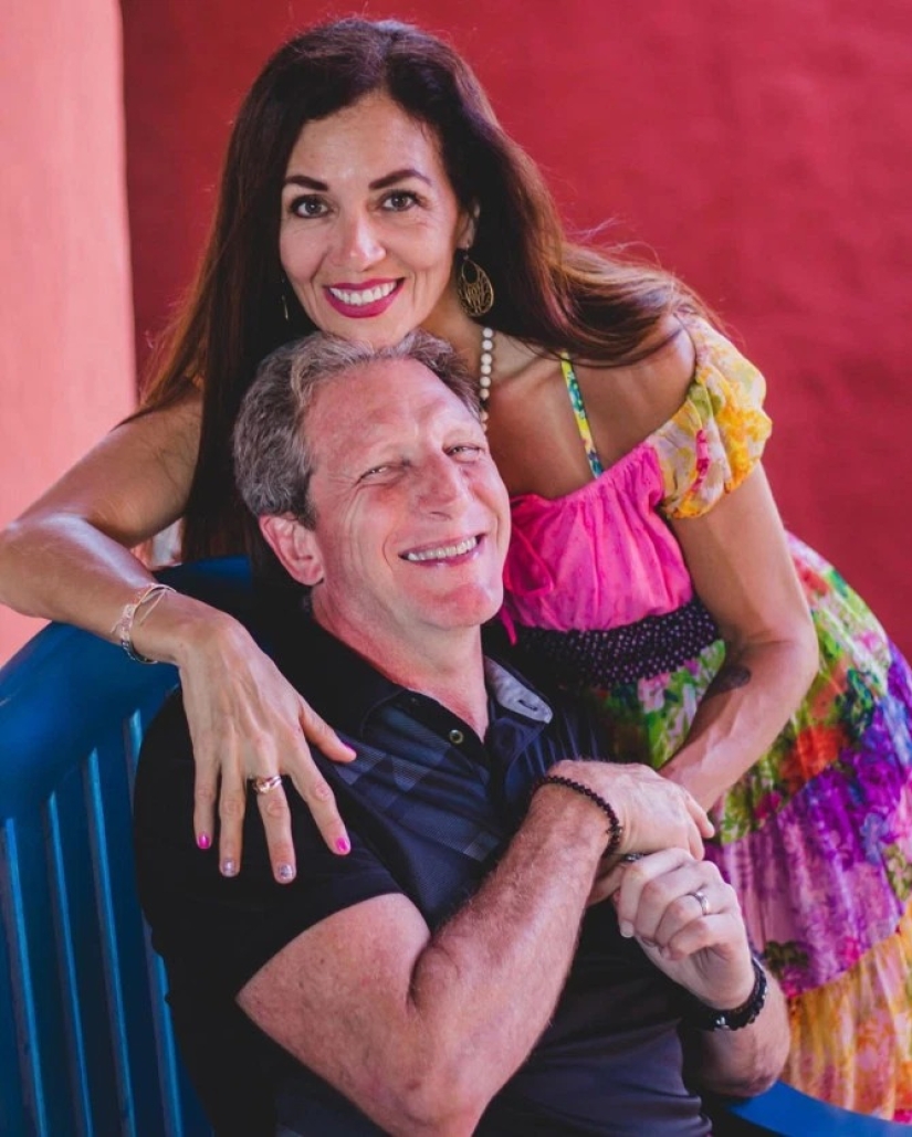 Granny with peppercorn: slender American woman is mistaken for her daughter's sister Granny with peppercorn: slender American woman is mistaken for her daughter's sister