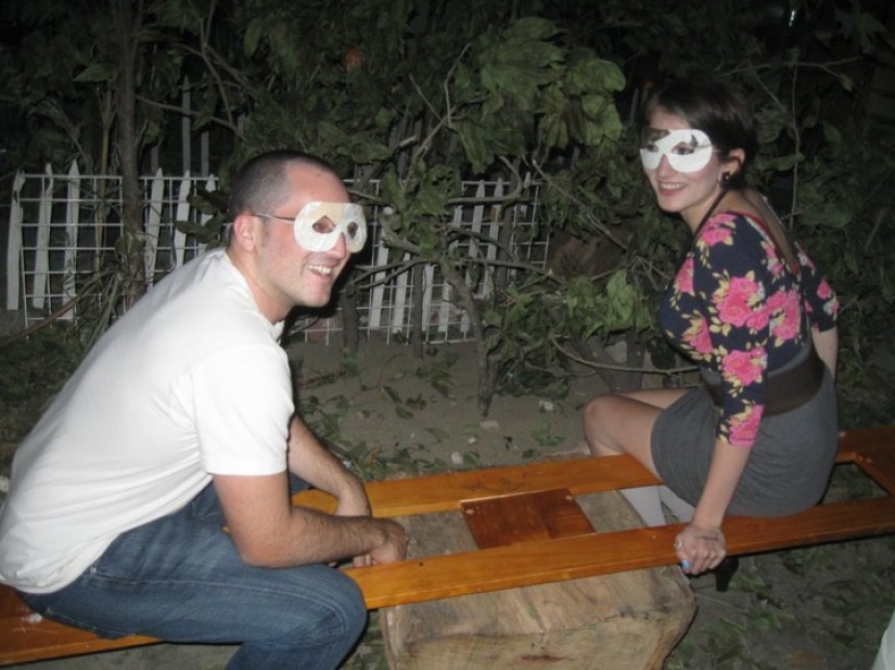 Greed, Infidelity and "Teenage Mutant Ninja Turtles": 18 Tweets about First Dates that will make You Shudder