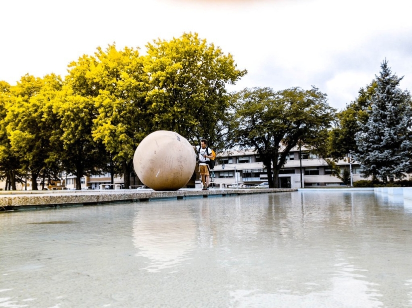 Guys, hold on to your balls