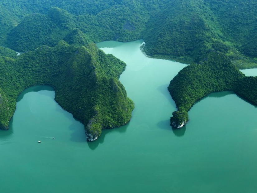 Ha Long is one of the most beautiful bays in the world. Ha Long is one of the most beautiful bays in the world.