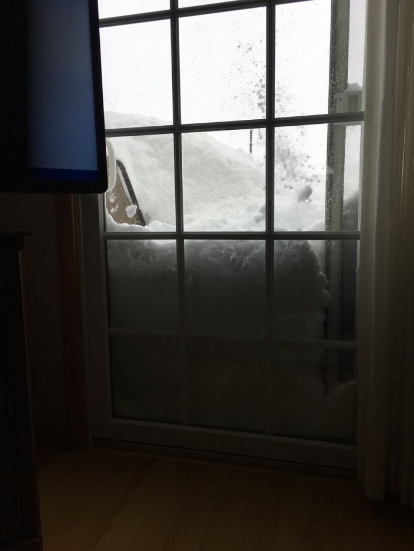 Hace tanto frío en los Estados Unidos y Canadá que las ventanas estallan en las casas Hace tanto frío en los Estados Unidos y Canadá que las ventanas estallan en las casas