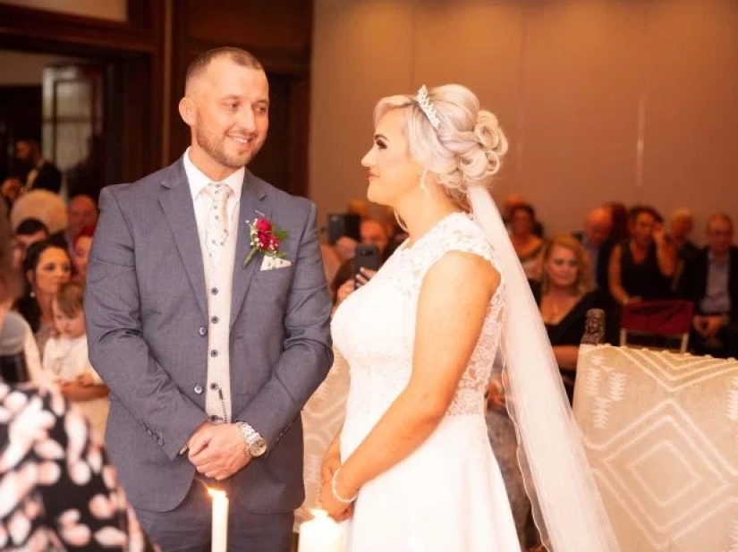 Happiness squared: mother and daughter played weddings on the same day