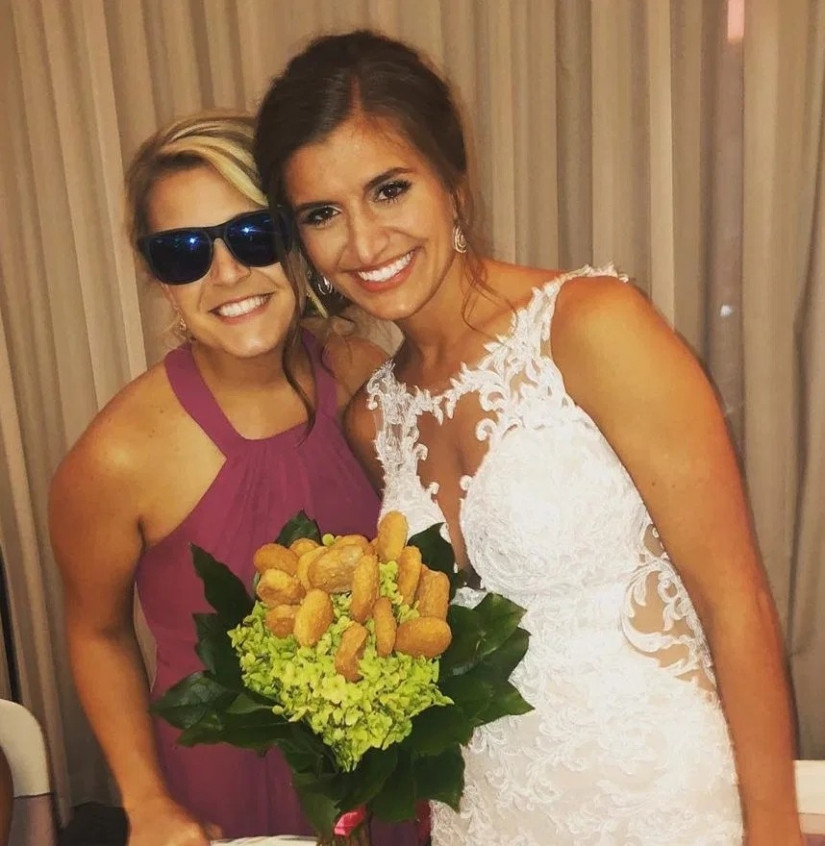 Hasta que la comida rápida nos separa: la novia recibió un ramo de pepitas de boda y se lo comió con apetito