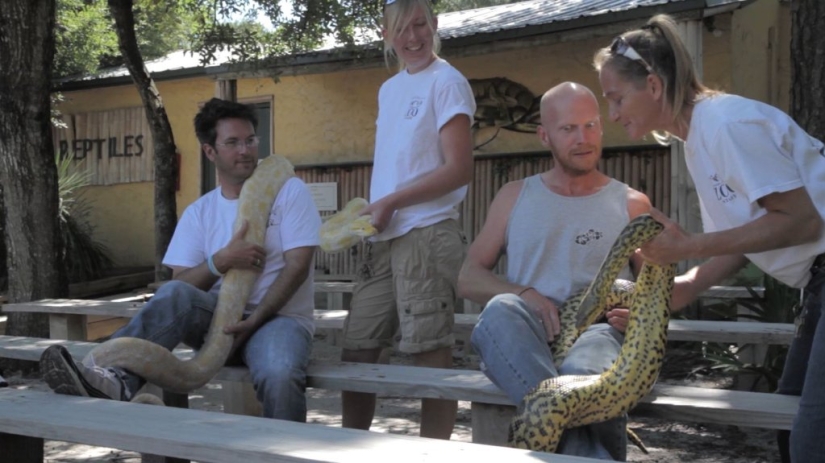 Have time to see the world with your own eyes Have time to see the world with your own eyes